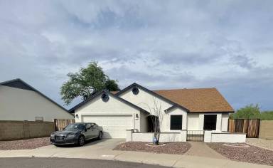 Main picture of 19624 N 47th Ln