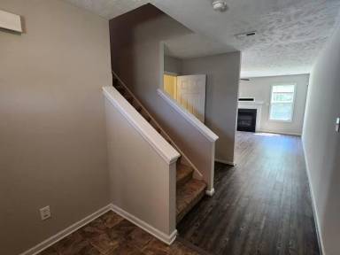 Main picture of 128 Tuxford Ct