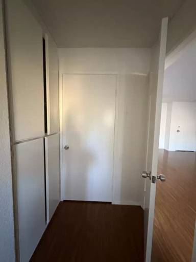 Main picture of 6925 Haskell Ave