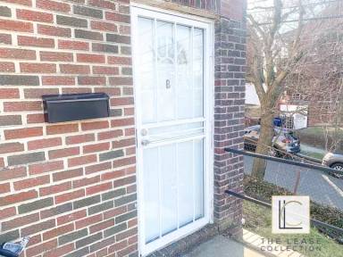 Main picture of 2821 R St SE