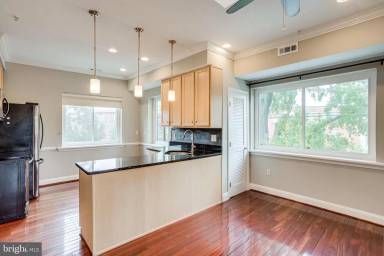 Main picture of 5754 Colorado Ave NW