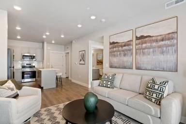 Main picture of 3433 Washington Blvd