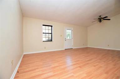 Main picture of 1104 Pineview Dr