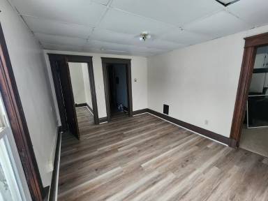 Main picture of 760 E 11th St