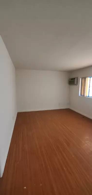 Main picture of 14805 Erwin St