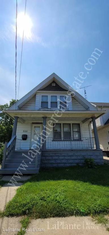 Main picture of 305 W Oakland St