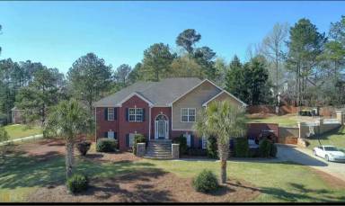 Main picture of 535 Brook Hollow Dr