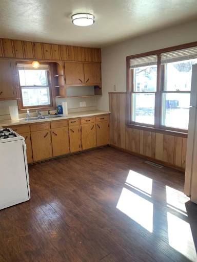 Main picture of 1406 W 11th St