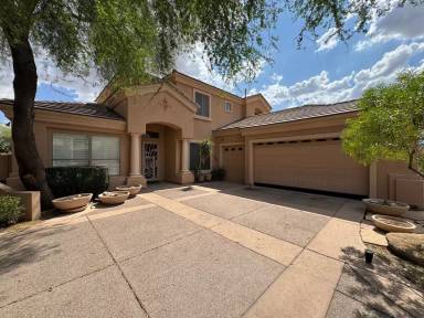 Main picture of 533 W Desert Flower Ln