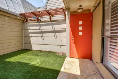 Main picture of 3935 Buena Vista St
