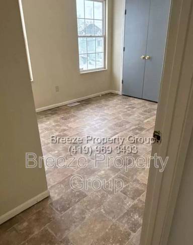 Main picture of 57 W Warren Ave