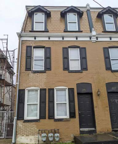 Main picture of 2316 N Market St