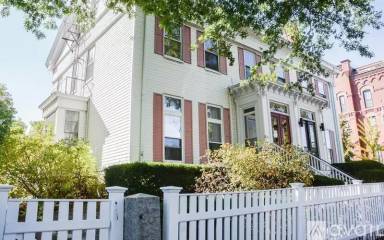 Main picture of 340 Broadway