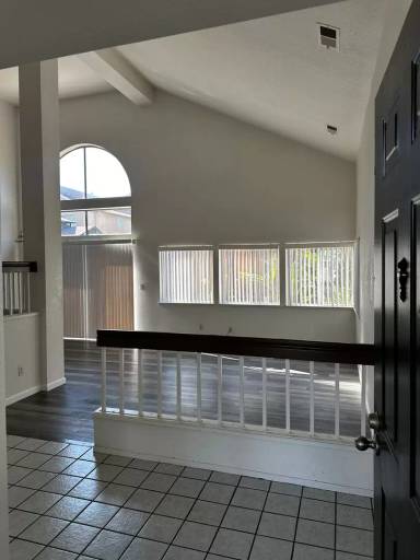 Main picture of 1940 Cactus St