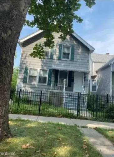 Main picture of 7822 S Marquette Ave