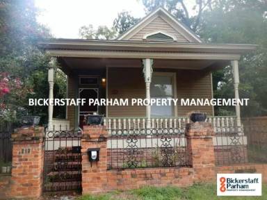 Main picture of 213 Chapel St