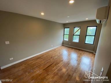 Main picture of 4625 S Drexel Blvd