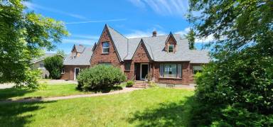 Main picture of 6429 Pacific Ave