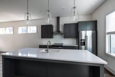 Main picture of 903 Brees Ct