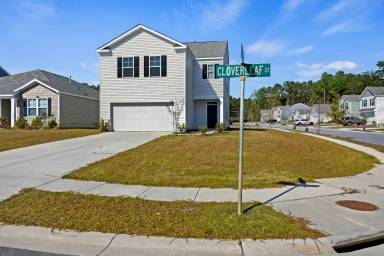 Main picture of 189 Cloverleaf St