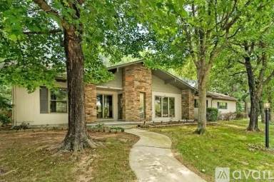 Main picture of 1485 W Sunset Pl