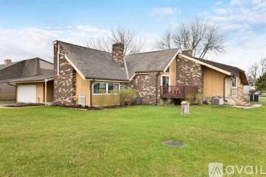 Main picture of 4572 Golf Dr