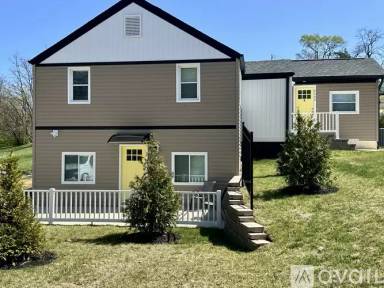 Main picture of 2304 Belle Ave NE