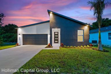 Main picture of 212 Newcastle Ct