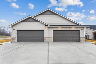 Main picture of 909 S Logan St