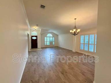 Main picture of 6106 Skahan Ln