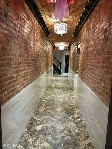 Main picture of 328 East 78th St