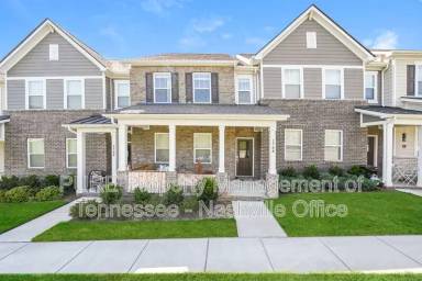 Main picture of 2708 Fordham St