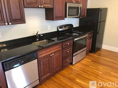 Main picture of 131 Orchard St