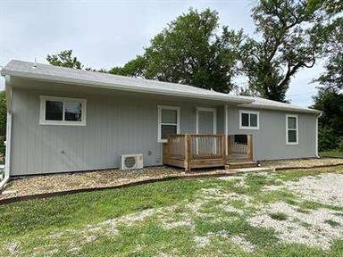 Main picture of 1734 W 19th Ter