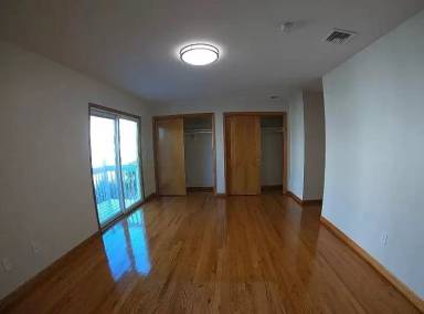 Main picture of 150 Chestnut St