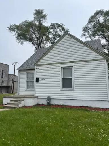 Main picture of 18926 Fleming St