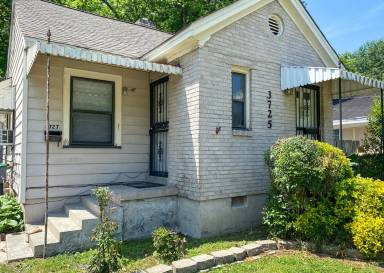 Main picture of 3717 Faxon Ave