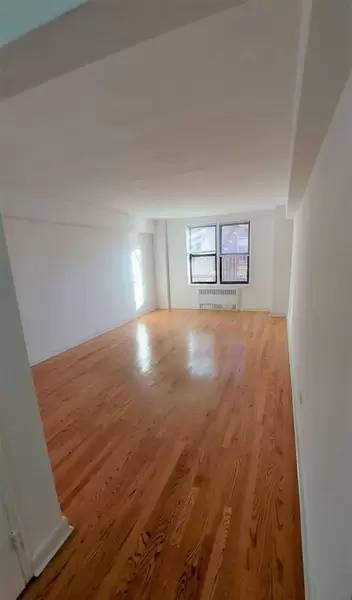 Main picture of 4240 80th St