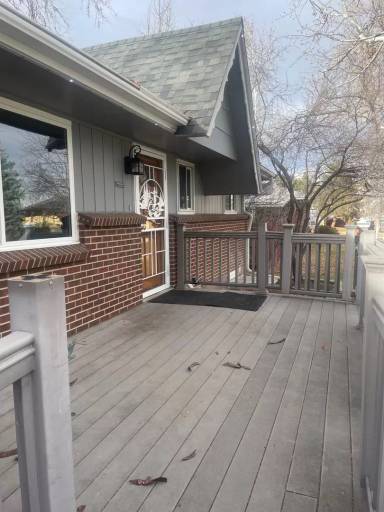 Main picture of 355 S Queen St