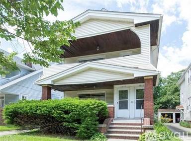 Main picture of 2060 Waterbury Rd
