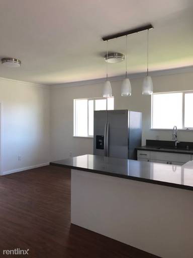 Main picture of 1583 Thurston Ave