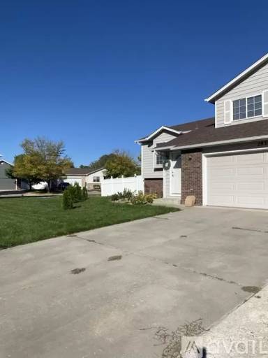 Main picture of 2839 W E St
