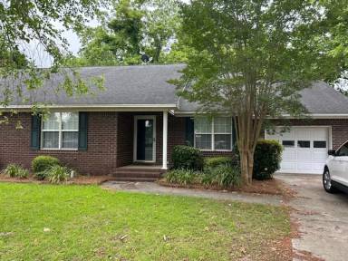 Main picture of 1961 Essex Dr