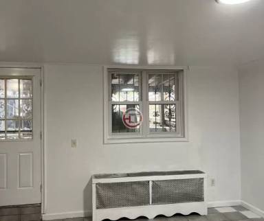Main picture of 2042 Colden Ave