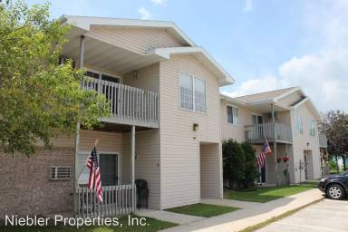 Main picture of 696 Marquette Dr