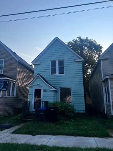 Main picture of 1616 Baxter Ave