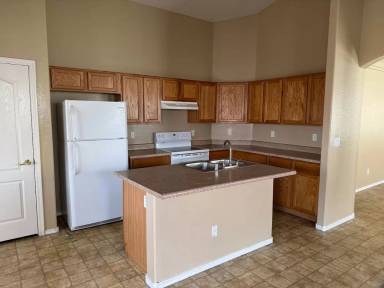 Main picture of 3407 S 84th Ln