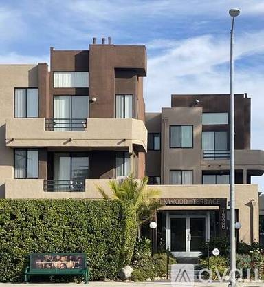 Main picture of 7826 Topanga Canyon Blvd