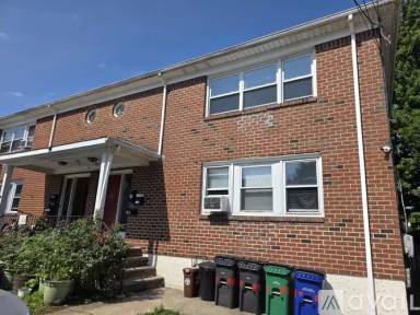 Main picture of 40 Bradley Ave
