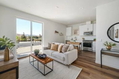 Main picture of 2355 Victoria Ave